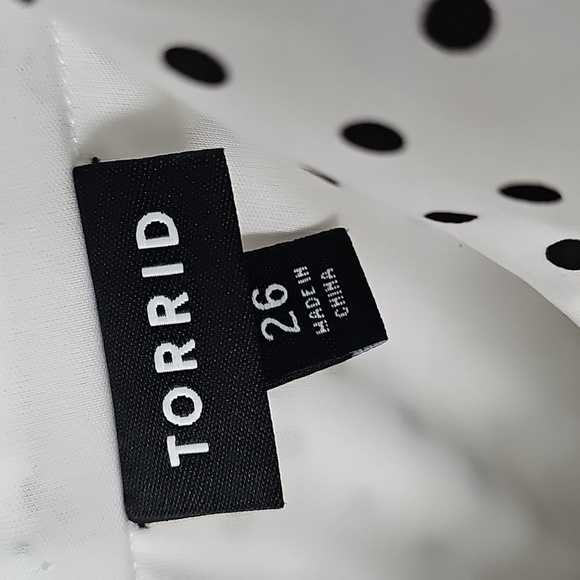 Torrid Satiny Sweetheart Neckline Polka Dot Dress w Black Fit&Flare Bottom Plus - Picture 3 of 10